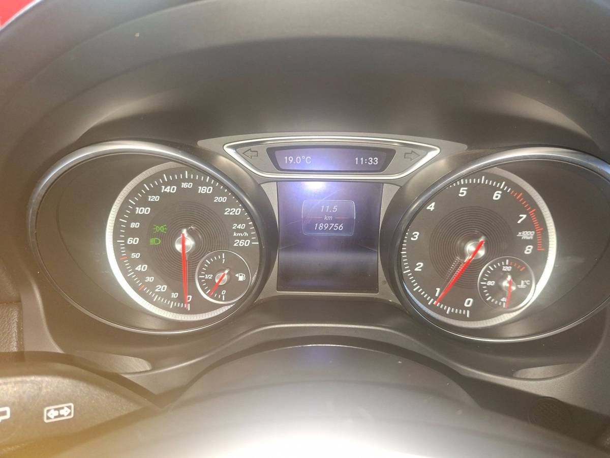 Mercedes-Benz CLA Mercedes-Benz CLA-klasse Shooting Brake 180 6-Hand Trekhaak Xenon Navi 18 Inch