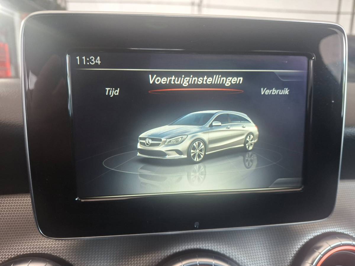 Mercedes-Benz CLA Mercedes-Benz CLA-klasse Shooting Brake 180 6-Hand Trekhaak Xenon Navi 18 Inch