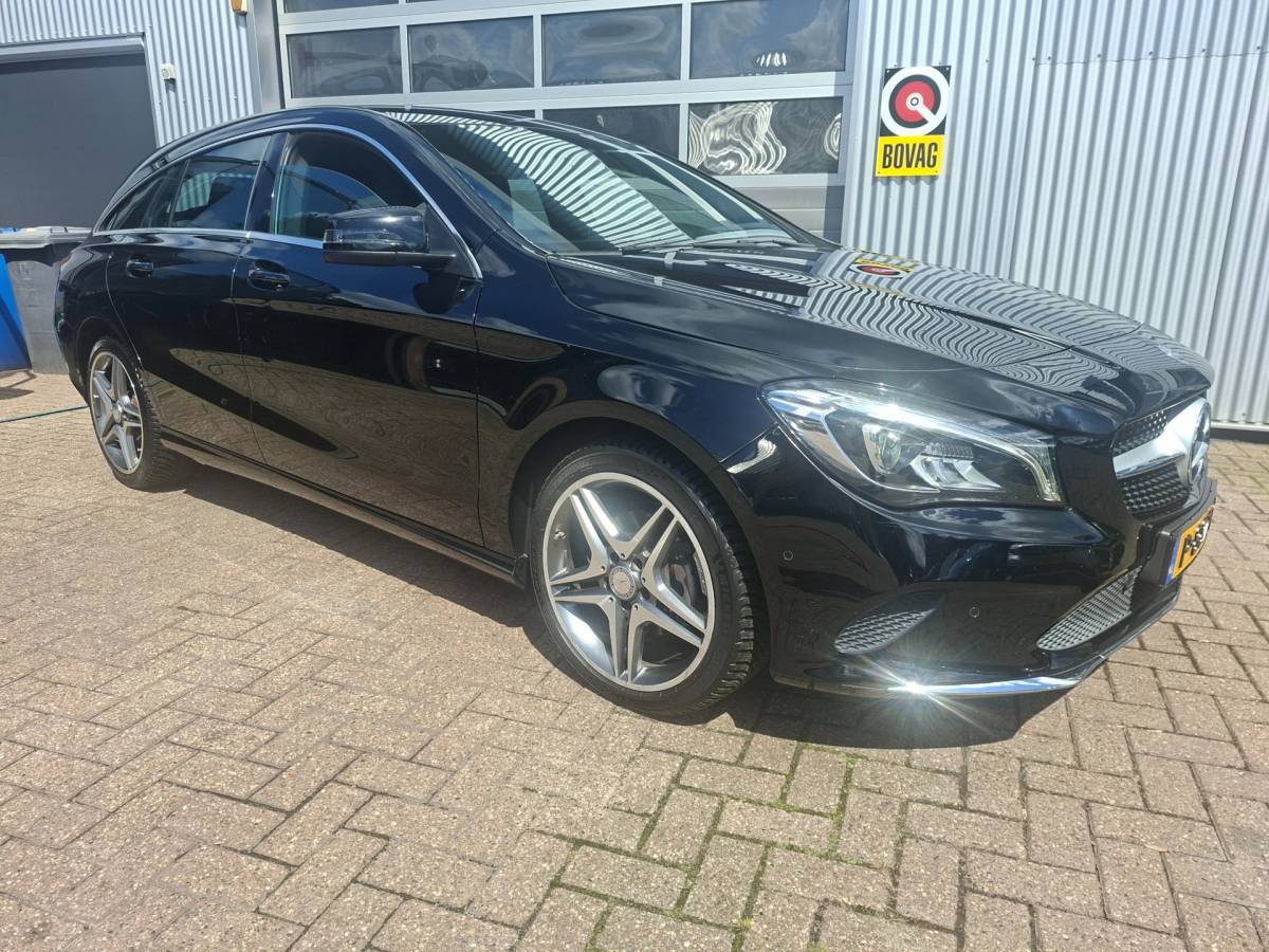 Mercedes-Benz CLA Mercedes-Benz CLA-klasse Shooting Brake 180 6-Hand Trekhaak Xenon Navi 18 Inch