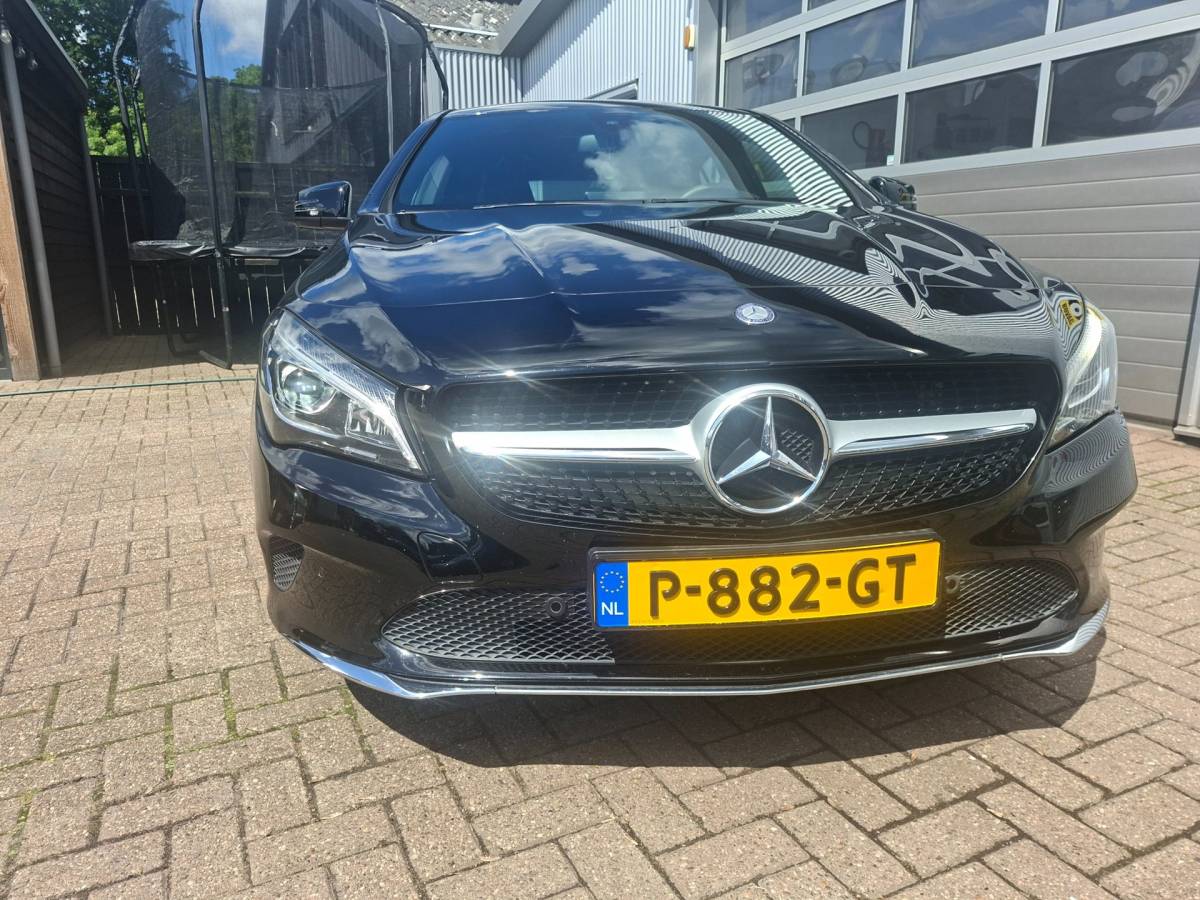 Mercedes-Benz CLA Mercedes-Benz CLA-klasse Shooting Brake 180 6-Hand Trekhaak Xenon Navi 18 Inch