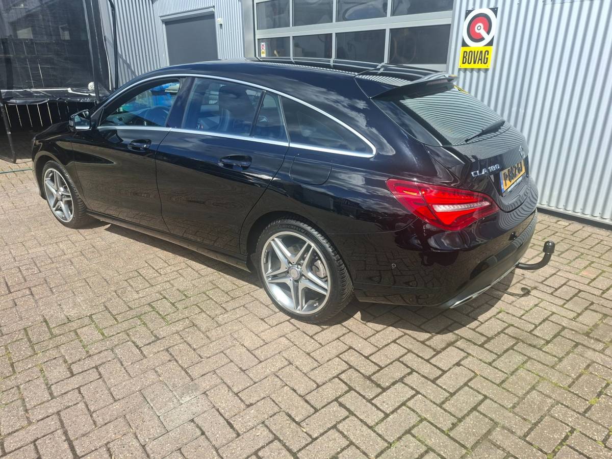 Mercedes-Benz CLA Mercedes-Benz CLA-klasse Shooting Brake 180 6-Hand Trekhaak Xenon Navi 18 Inch