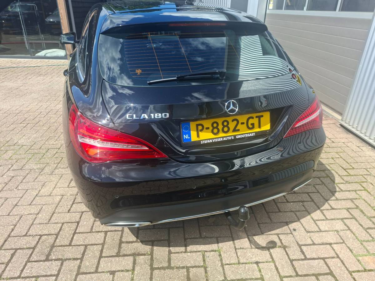 Mercedes-Benz CLA Mercedes-Benz CLA-klasse Shooting Brake 180 6-Hand Trekhaak Xenon Navi 18 Inch