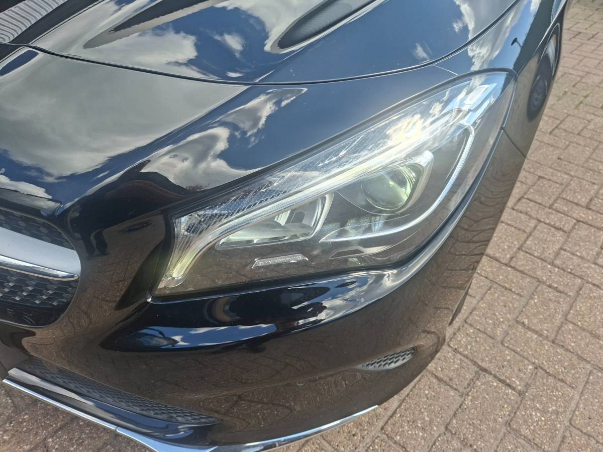 Mercedes-Benz CLA Mercedes-Benz CLA-klasse Shooting Brake 180 6-Hand Trekhaak Xenon Navi 18 Inch