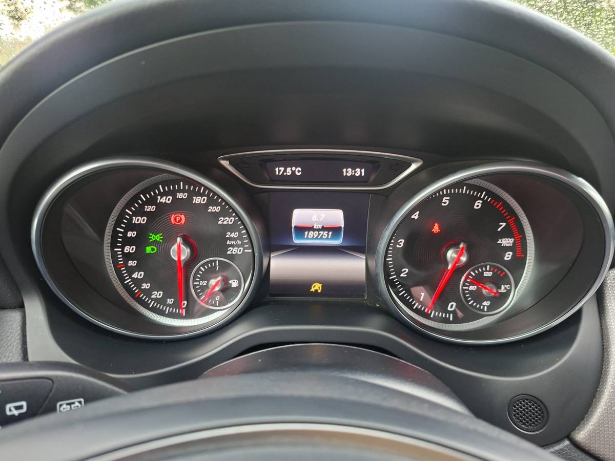 Mercedes-Benz CLA Mercedes-Benz CLA-klasse Shooting Brake 180 6-Hand Trekhaak Xenon Navi 18 Inch