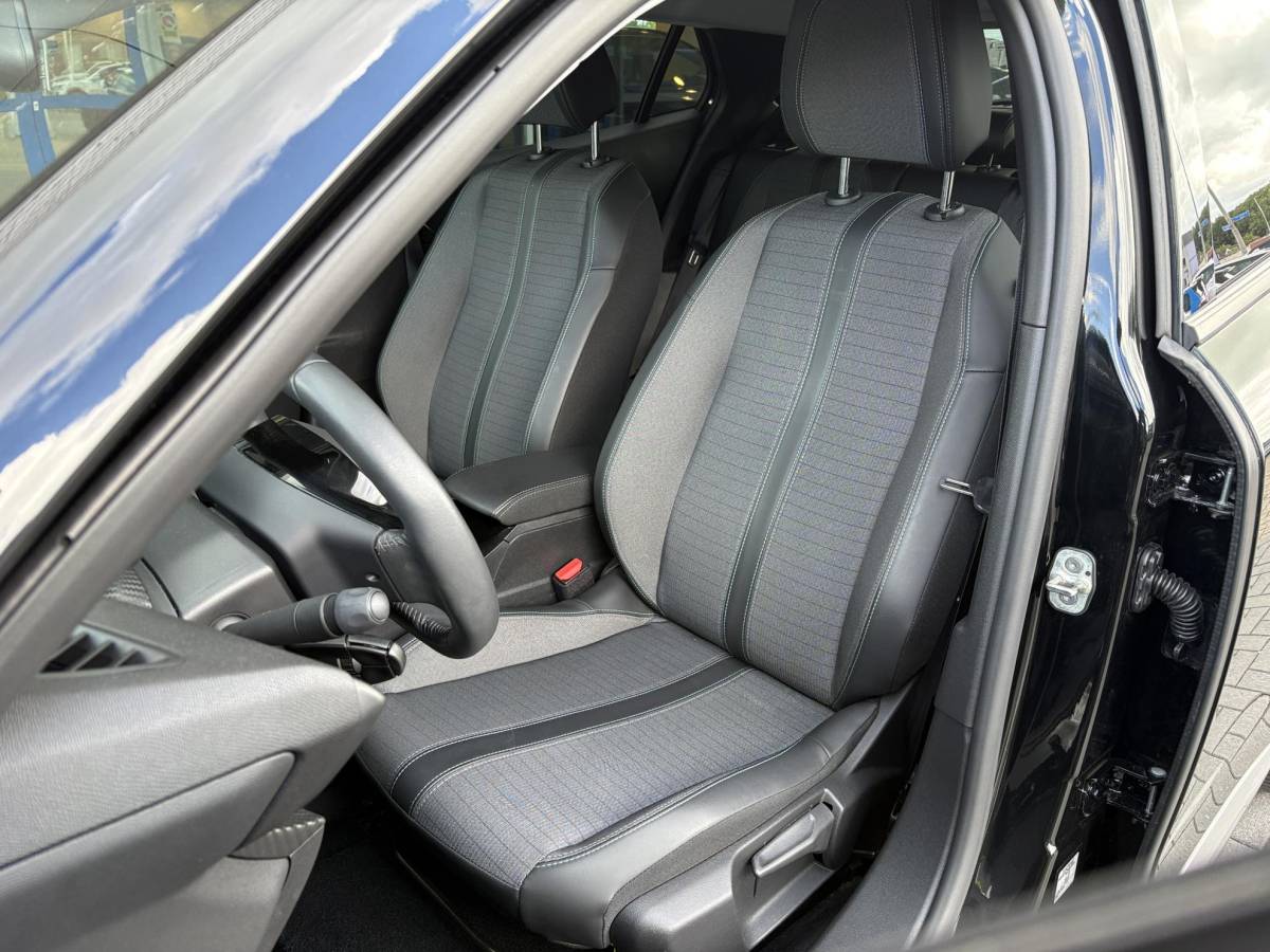 Peugeot e-2008 Peugeot e-2008 EV Allure Pack 50 kWh | 93,9% SOH | Navi | Achteruitrijcamera | Cruise Control | Climate Control |