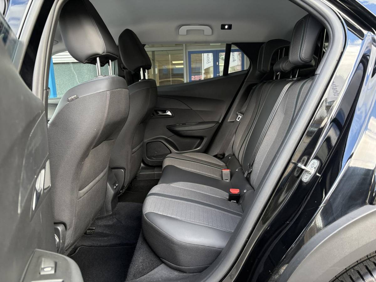 Peugeot e-2008 Peugeot e-2008 EV Allure Pack 50 kWh | 93,9% SOH | Navi | Achteruitrijcamera | Cruise Control | Climate Control |