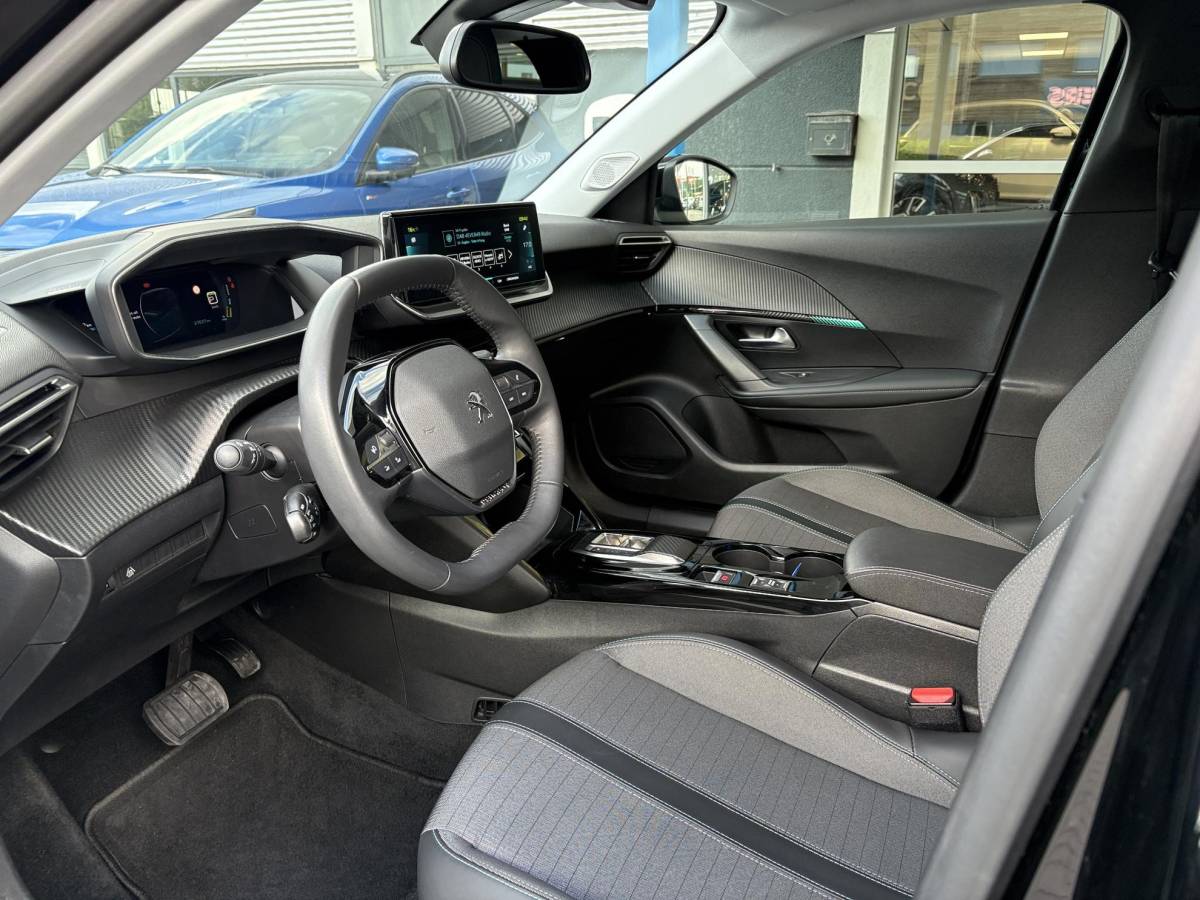 Peugeot e-2008 Peugeot e-2008 EV Allure Pack 50 kWh | 93,9% SOH | Navi | Achteruitrijcamera | Cruise Control | Climate Control |