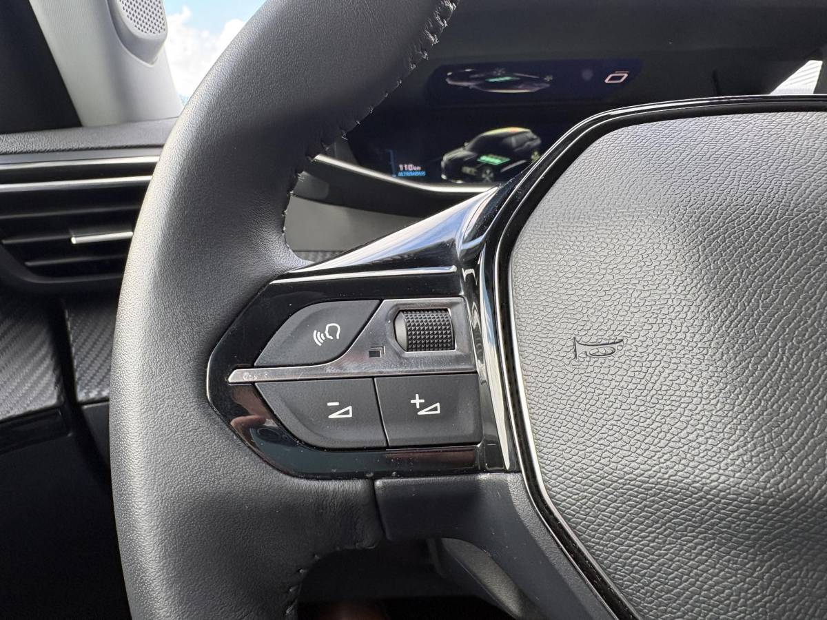 Peugeot e-2008 Peugeot e-2008 EV Allure Pack 50 kWh | 93,9% SOH | Navi | Achteruitrijcamera | Cruise Control | Climate Control |
