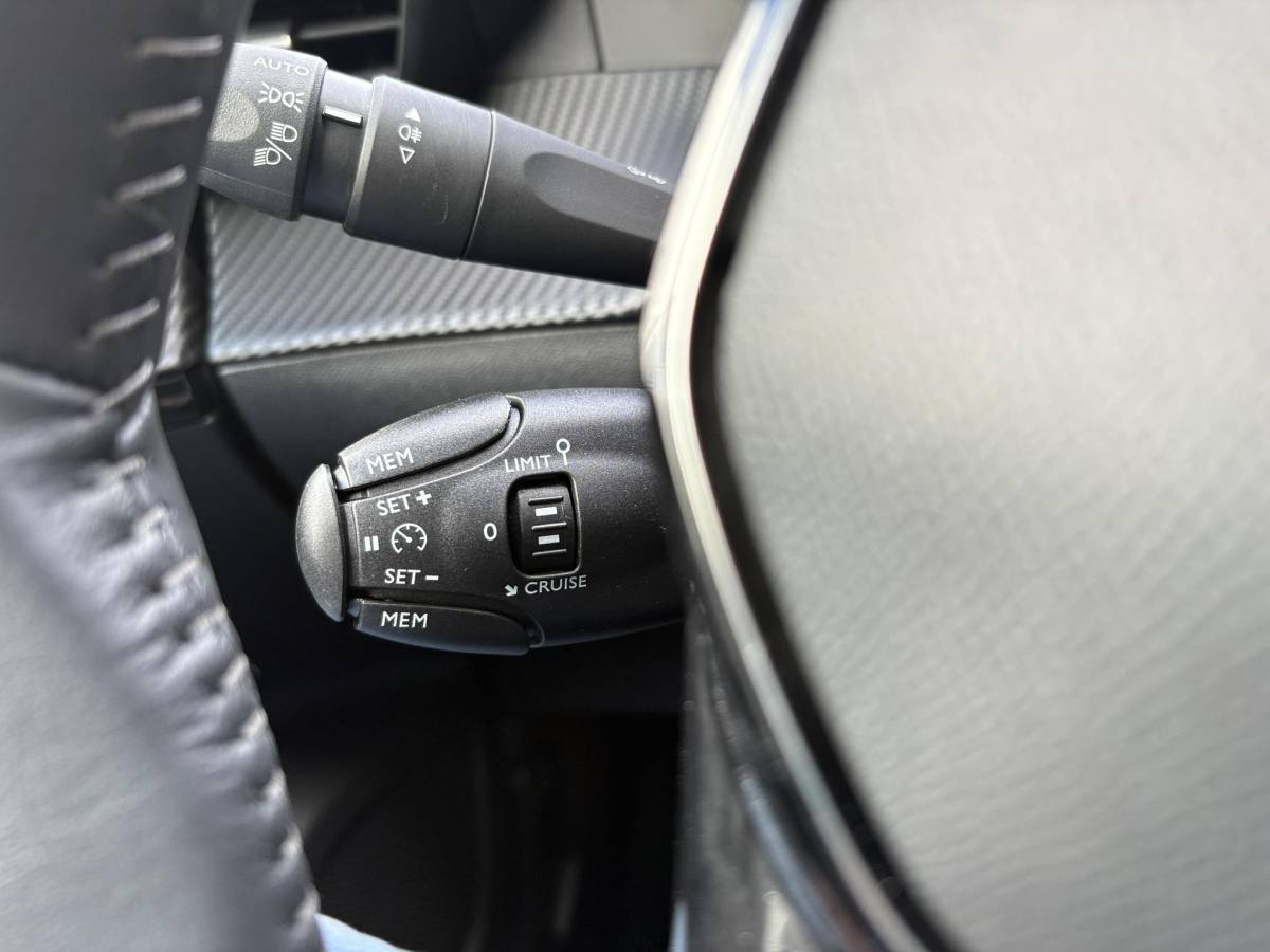 Peugeot e-2008 Peugeot e-2008 EV Allure Pack 50 kWh | 93,9% SOH | Navi | Achteruitrijcamera | Cruise Control | Climate Control |