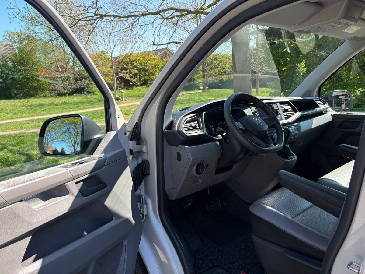 Volkswagen Transporter Volkswagen TRANSPORTER 2.0 TDI L2H1 150PK!|DSG Automaat|cruise control|airco|achteruitrijcamera|apple carplay|drie zitplaatsen