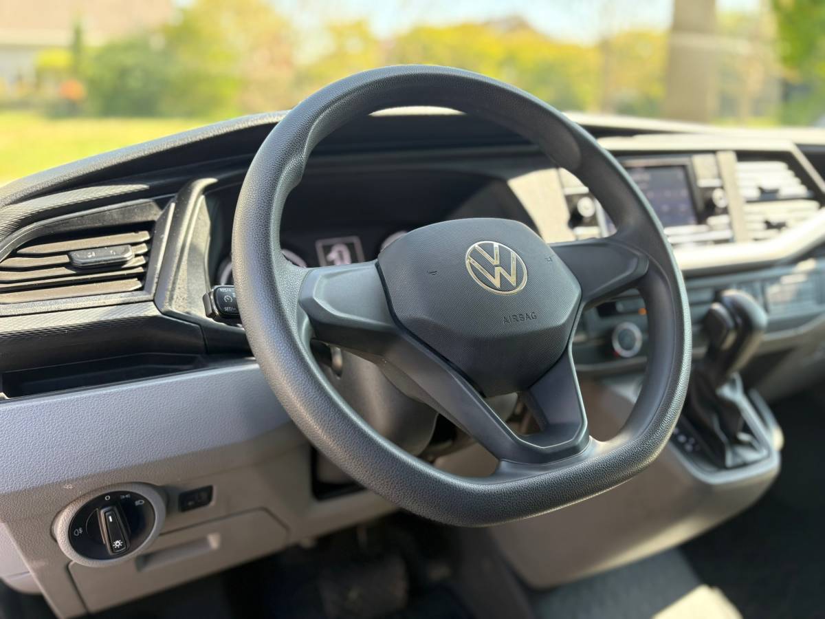 Volkswagen Transporter Volkswagen TRANSPORTER 2.0 TDI L2H1 150PK!|DSG Automaat|cruise control|airco|achteruitrijcamera|apple carplay|drie zitplaatsen