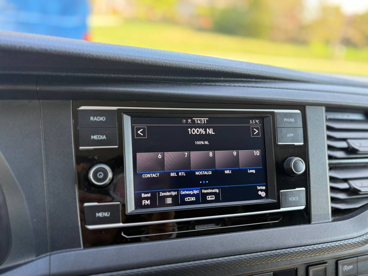 Volkswagen Transporter Volkswagen TRANSPORTER 2.0 TDI L2H1 150PK!|DSG Automaat|cruise control|airco|achteruitrijcamera|apple carplay|drie zitplaatsen