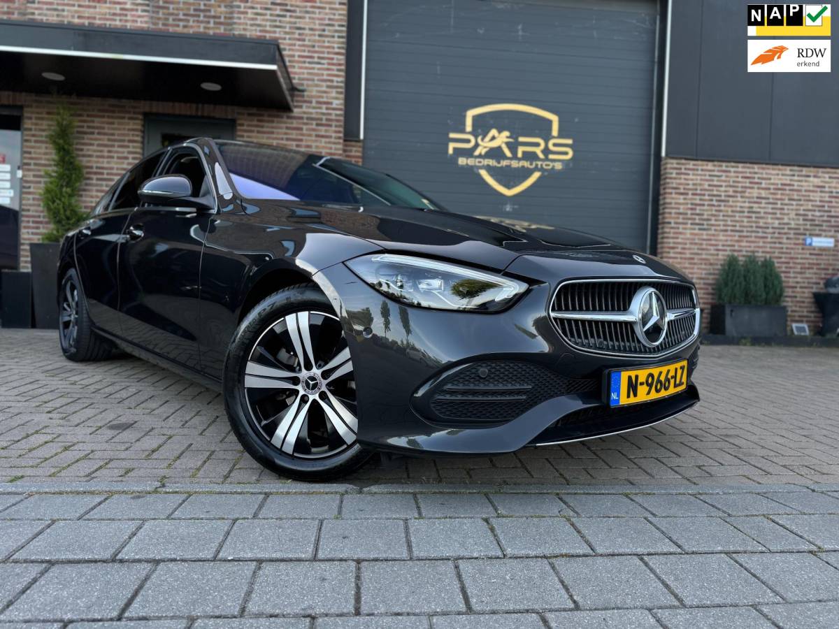 Mercedes-Benz C-Klasse Mercedes-Benz C-klasse 180 Luxury Line Automaat 170PK zeer nette Dealer Garantie