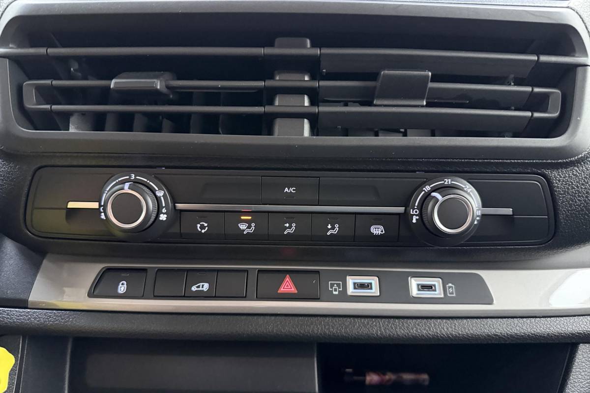 Fiat Scudo Fiat Scudo 2.0 Diesel S&S L3 | 180PK | AUTOMAAT | 3-Zits | Parkeercamera Achter | Navigatie | Airco | Cruise Control | Multifunctioneel Stuurwiel |