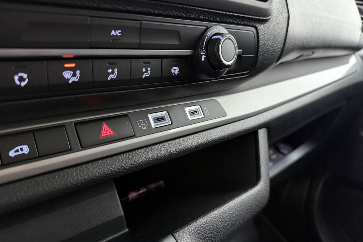 Fiat Scudo Fiat Scudo 2.0 Diesel S&S L3 | 180PK | AUTOMAAT | 3-Zits | Parkeercamera Achter | Navigatie | Airco | Cruise Control | Multifunctioneel Stuurwiel |