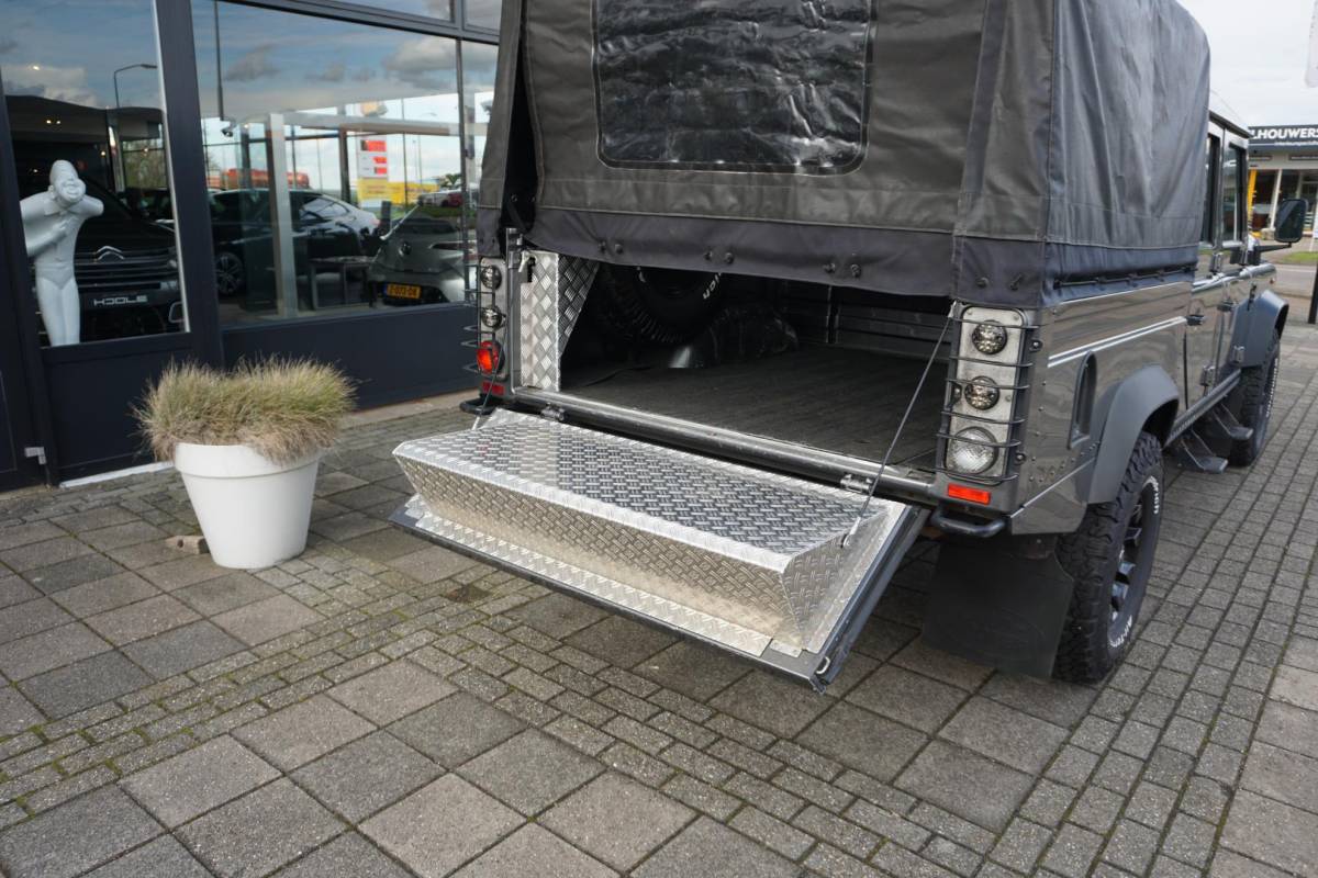Land Rover Defender Land Rover Defender 2.2 D 130″ S Crew Cab