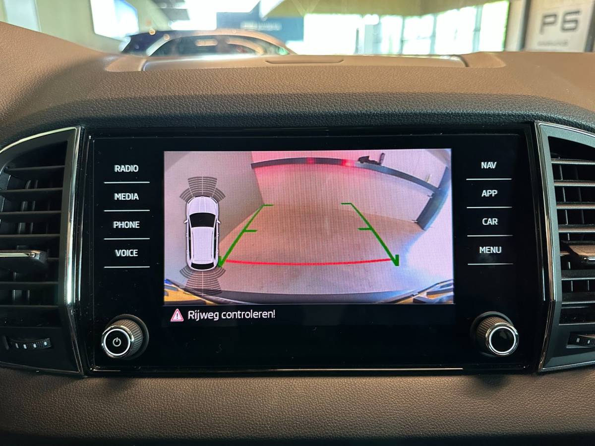 Škoda Karoq Skoda Karoq 1.0 TSI AUTOMAAT STYLE BUSINESS-uit|NAVIGATIE|CLIMA AIRCO|CRUISECONTROL|APPLE CARPLAY+ANDROID|LM-VELG|STOELVERWARMING