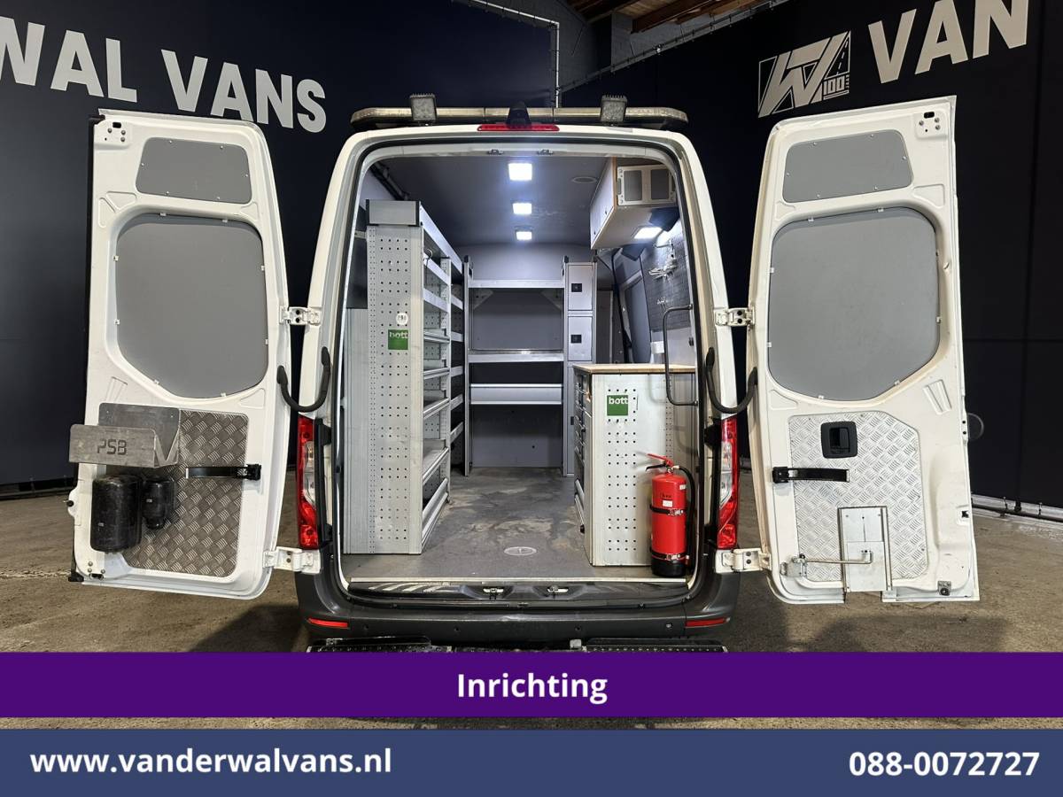 Mercedes-Benz Sprinter Mercedes-Benz Sprinter 316 CDI 164pk 3500kg trekhaak L2H2 Inrichting Euro6 Airco | Camera | Apple Carplay Android Auto, Cruisecontrol, Parkeersensoren