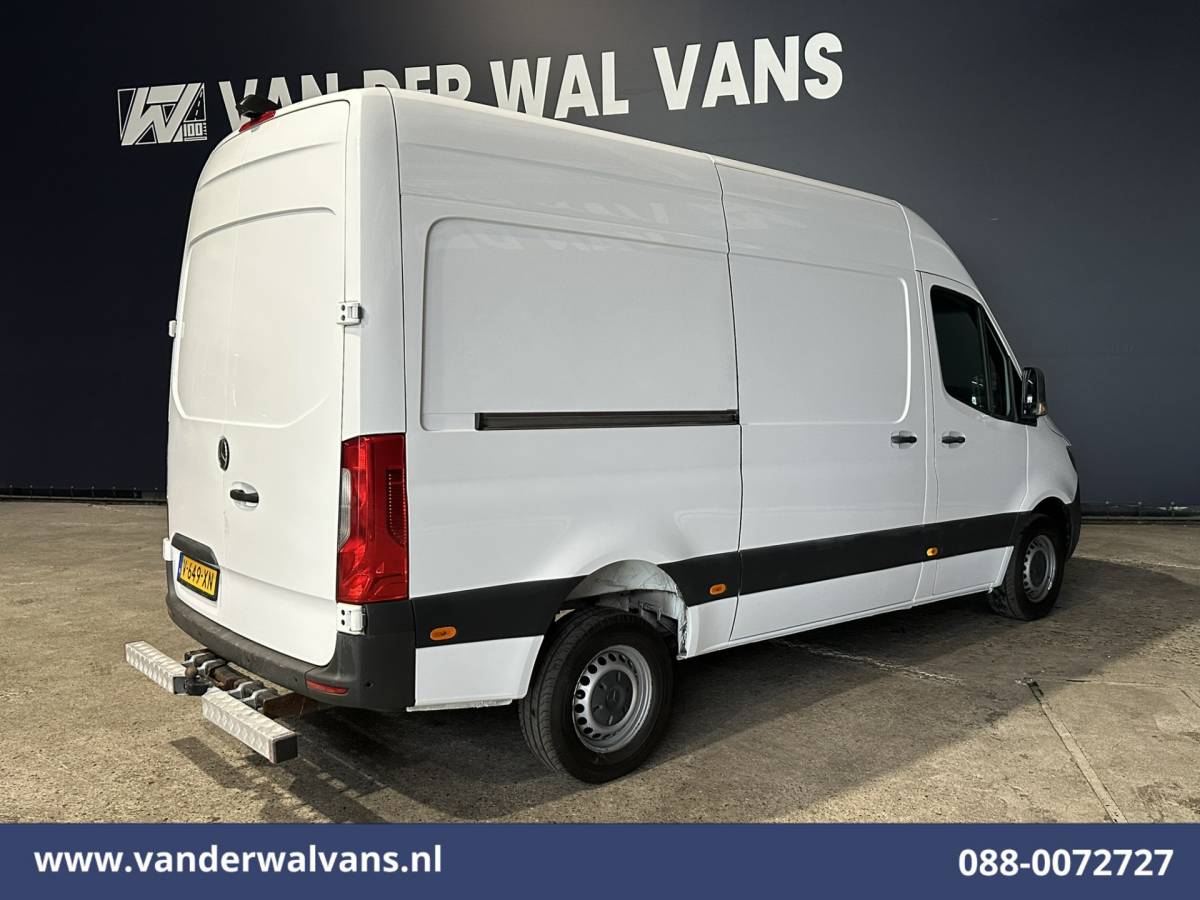 Mercedes-Benz Sprinter Mercedes-Benz Sprinter 316 CDI 164pk 3500kg Trekhaak L2H2 Euro6 Airco | Camera | Apple Carplay Android Auto, Cruisecontrol, Parkeersensoren