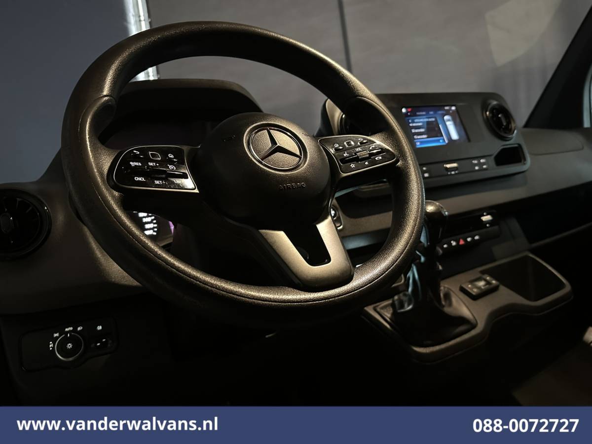 Mercedes-Benz Sprinter Mercedes-Benz Sprinter 316 CDI 164pk 3500kg Trekhaak L2H2 Euro6 Airco | Camera | Apple Carplay Android Auto, Cruisecontrol, Parkeersensoren