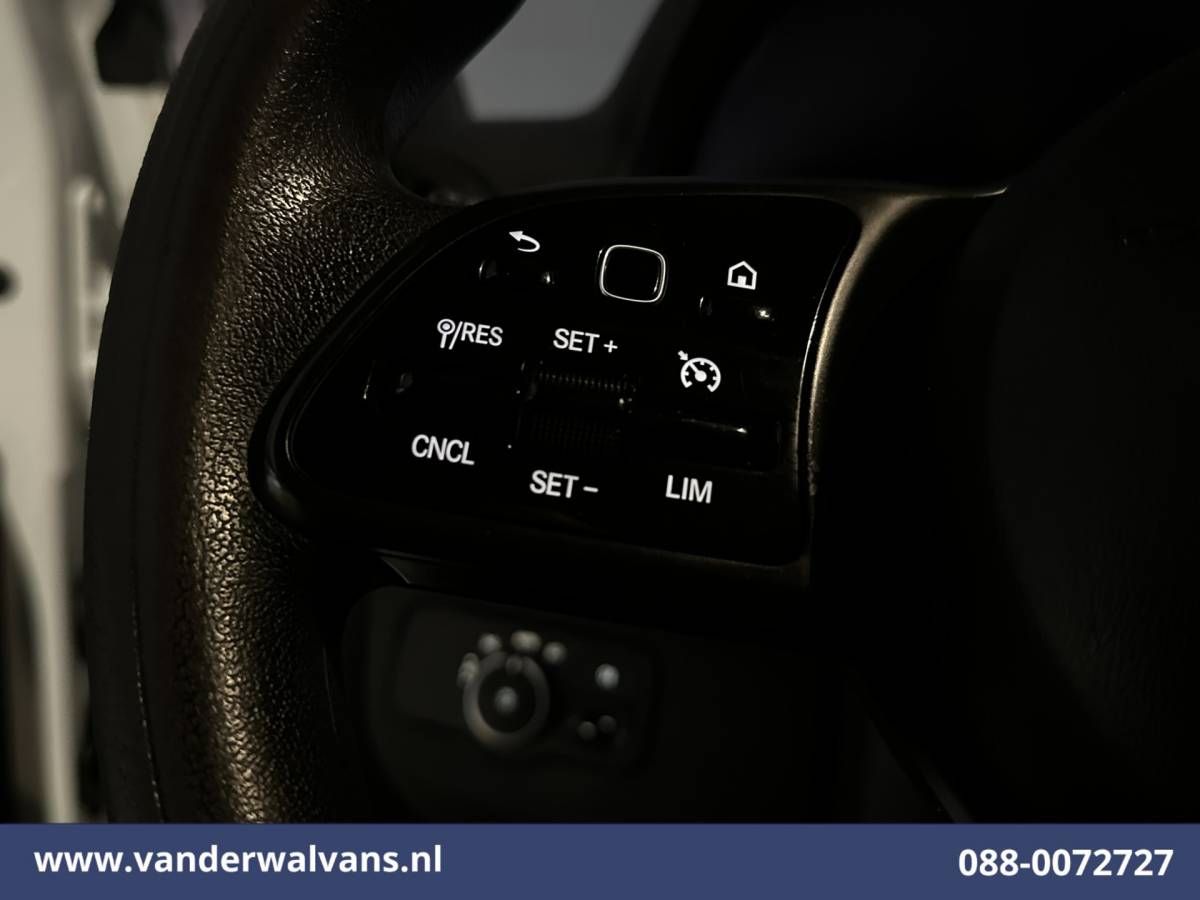 Mercedes-Benz Sprinter Mercedes-Benz Sprinter 316 CDI 164pk 3500kg Trekhaak L2H2 Euro6 Airco | Camera | Apple Carplay Android Auto, Cruisecontrol, Parkeersensoren