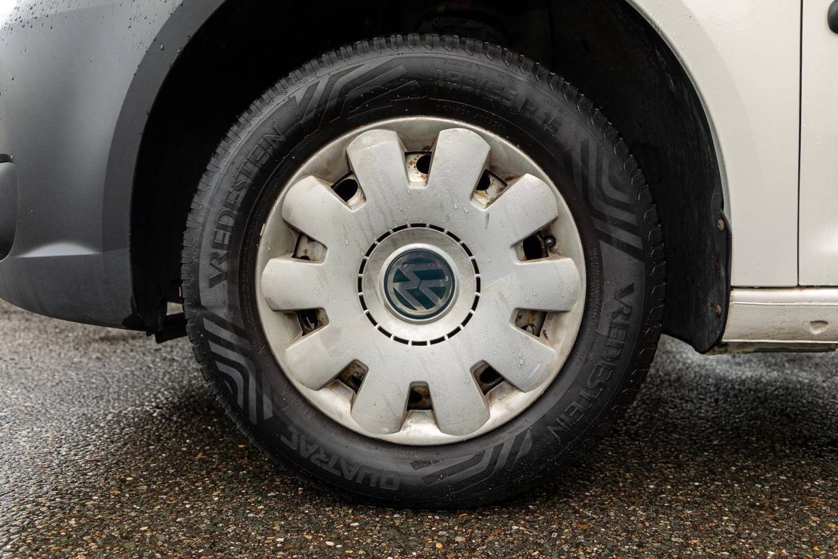 Volkswagen Caddy Volkswagen Caddy 1.6 TDI Trekhaak I Imperiaal I Airco I Cruise I Elektrisch bedienbare ramen I Kasten I NL Auto I NAP