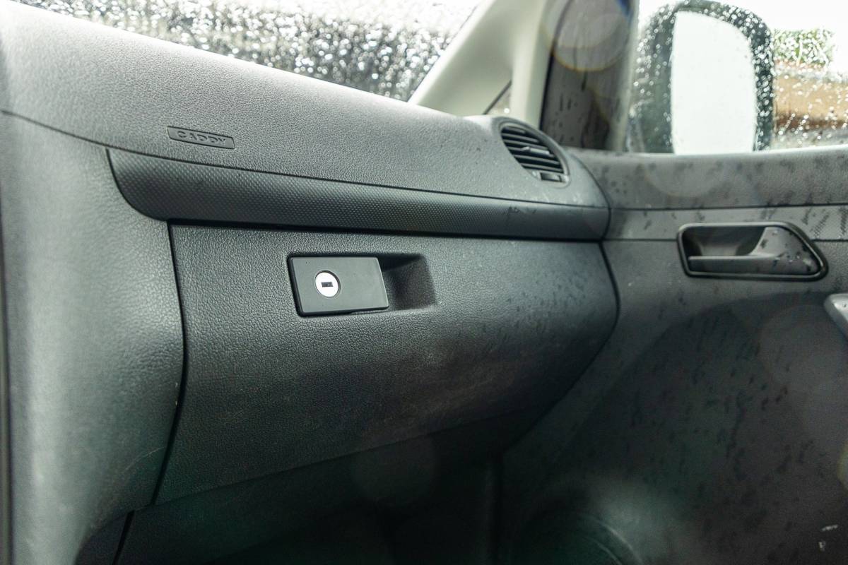 Volkswagen Caddy Volkswagen Caddy 1.6 TDI Trekhaak I Imperiaal I Airco I Cruise I Elektrisch bedienbare ramen I Kasten I NL Auto I NAP
