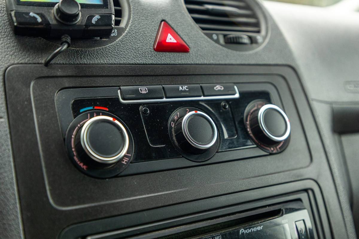 Volkswagen Caddy Volkswagen Caddy 1.6 TDI Trekhaak I Imperiaal I Airco I Cruise I Elektrisch bedienbare ramen I Kasten I NL Auto I NAP