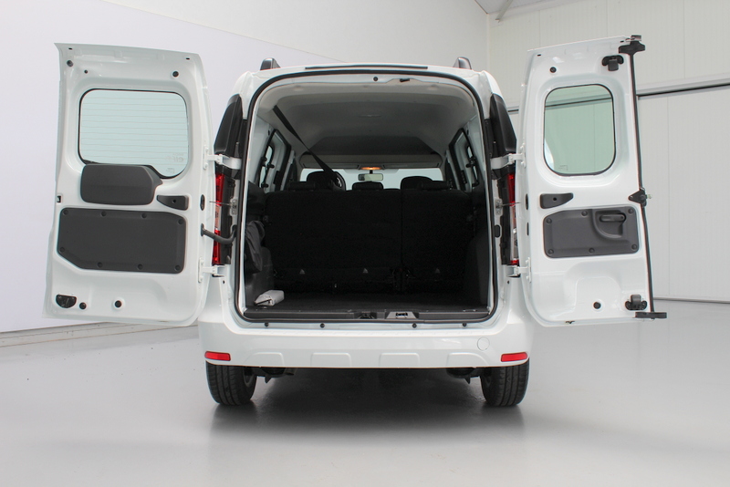 Dacia Dokker Dacia Dokker 1.3 TCe Comfort 131PK, RIJKLAAR | CAMERA | NAVIGATIE | 2X SCHUIFDEUR | 5 PERSOONS
