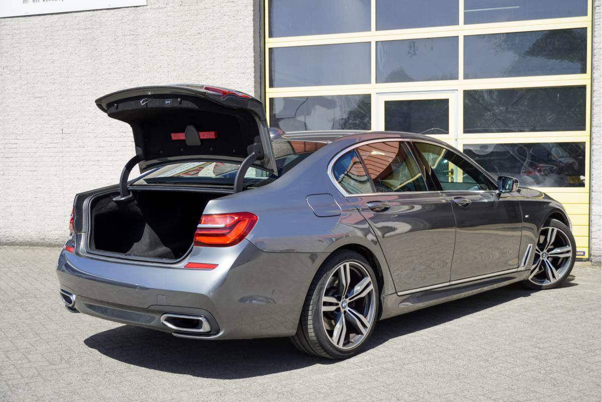BMW 7 Serie BMW 7-serie 730d Automaat! M-Sport BJ2018 Lmv 20″ | Led V+A | Pdc | Adaptieve Luchtvering | Harman/Kardon | Keyless entry | Elek. achterklep | 360° Camera | Navi | Virtual cockpit | Head-up display | Elek. voorstoelen+Mem/Verwarmd | Lederen bekleding | Zwarte hemel