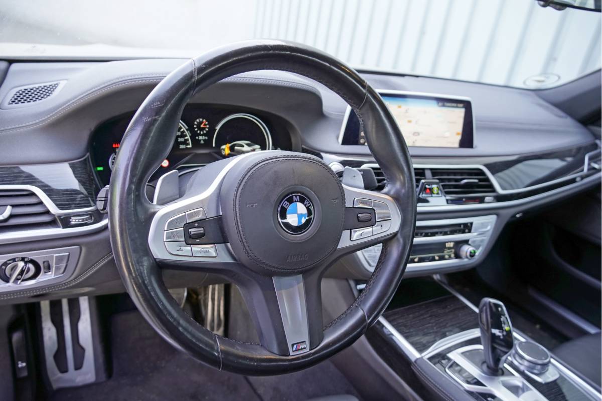 BMW 7 Serie BMW 7-serie 730d Automaat! M-Sport BJ2018 Lmv 20″ | Led V+A | Pdc | Adaptieve Luchtvering | Harman/Kardon | Keyless entry | Elek. achterklep | 360° Camera | Navi | Virtual cockpit | Head-up display | Elek. voorstoelen+Mem/Verwarmd | Lederen bekleding | Zwarte hemel