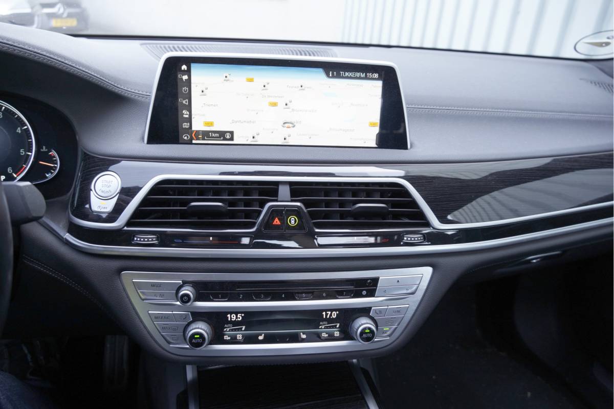 BMW 7 Serie BMW 7-serie 730d Automaat! M-Sport BJ2018 Lmv 20″ | Led V+A | Pdc | Adaptieve Luchtvering | Harman/Kardon | Keyless entry | Elek. achterklep | 360° Camera | Navi | Virtual cockpit | Head-up display | Elek. voorstoelen+Mem/Verwarmd | Lederen bekleding | Zwarte hemel