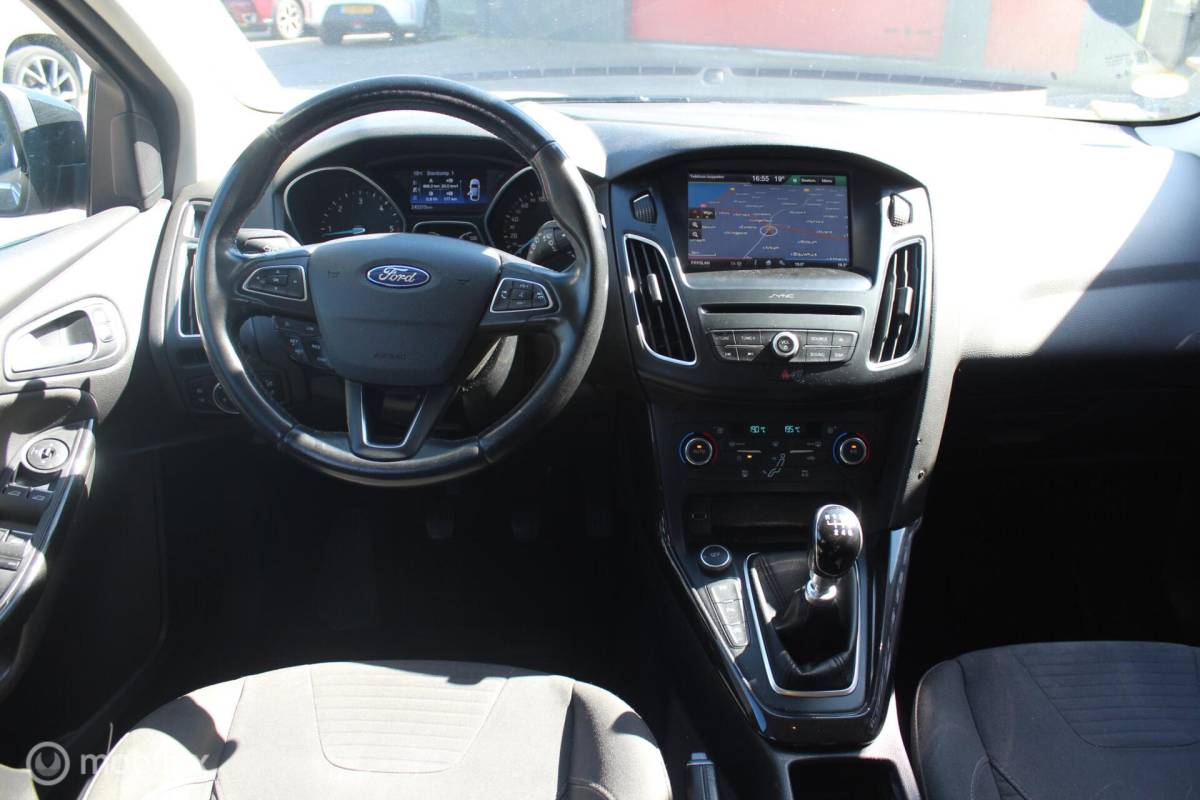 Ford Focus Ford Focus Wagon 1.5 TDCI Titanium Clima/Cruise/Navi/Trekhaak