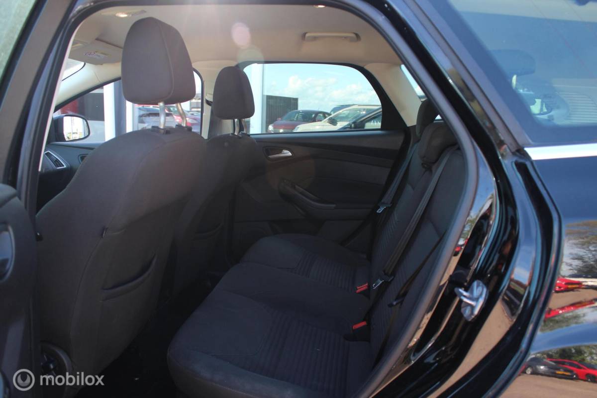 Ford Focus Ford Focus Wagon 1.5 TDCI Titanium Clima/Cruise/Navi/Trekhaak
