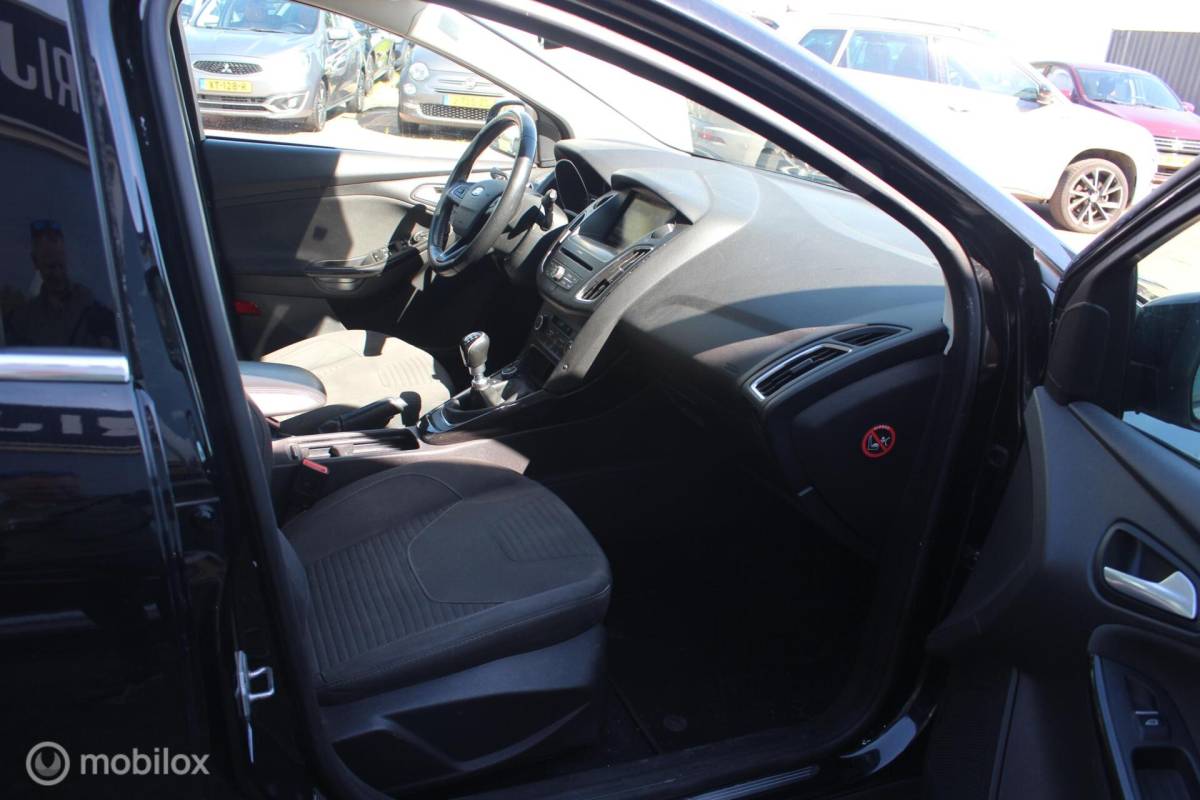 Ford Focus Ford Focus Wagon 1.5 TDCI Titanium Clima/Cruise/Navi/Trekhaak