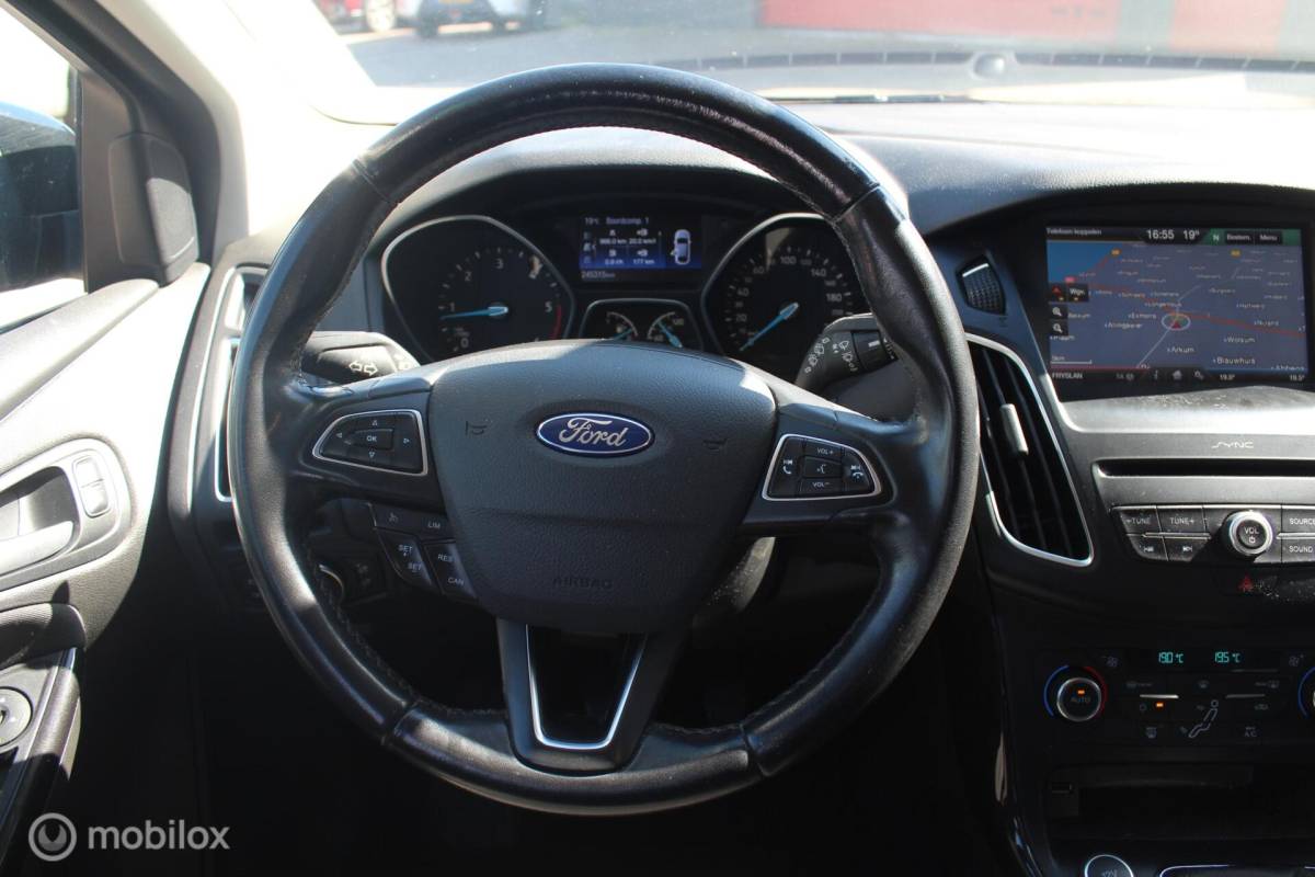 Ford Focus Ford Focus Wagon 1.5 TDCI Titanium Clima/Cruise/Navi/Trekhaak