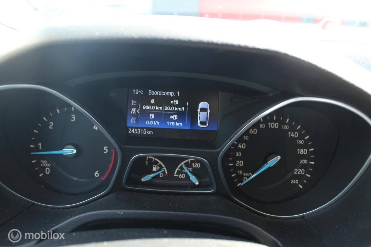 Ford Focus Ford Focus Wagon 1.5 TDCI Titanium Clima/Cruise/Navi/Trekhaak