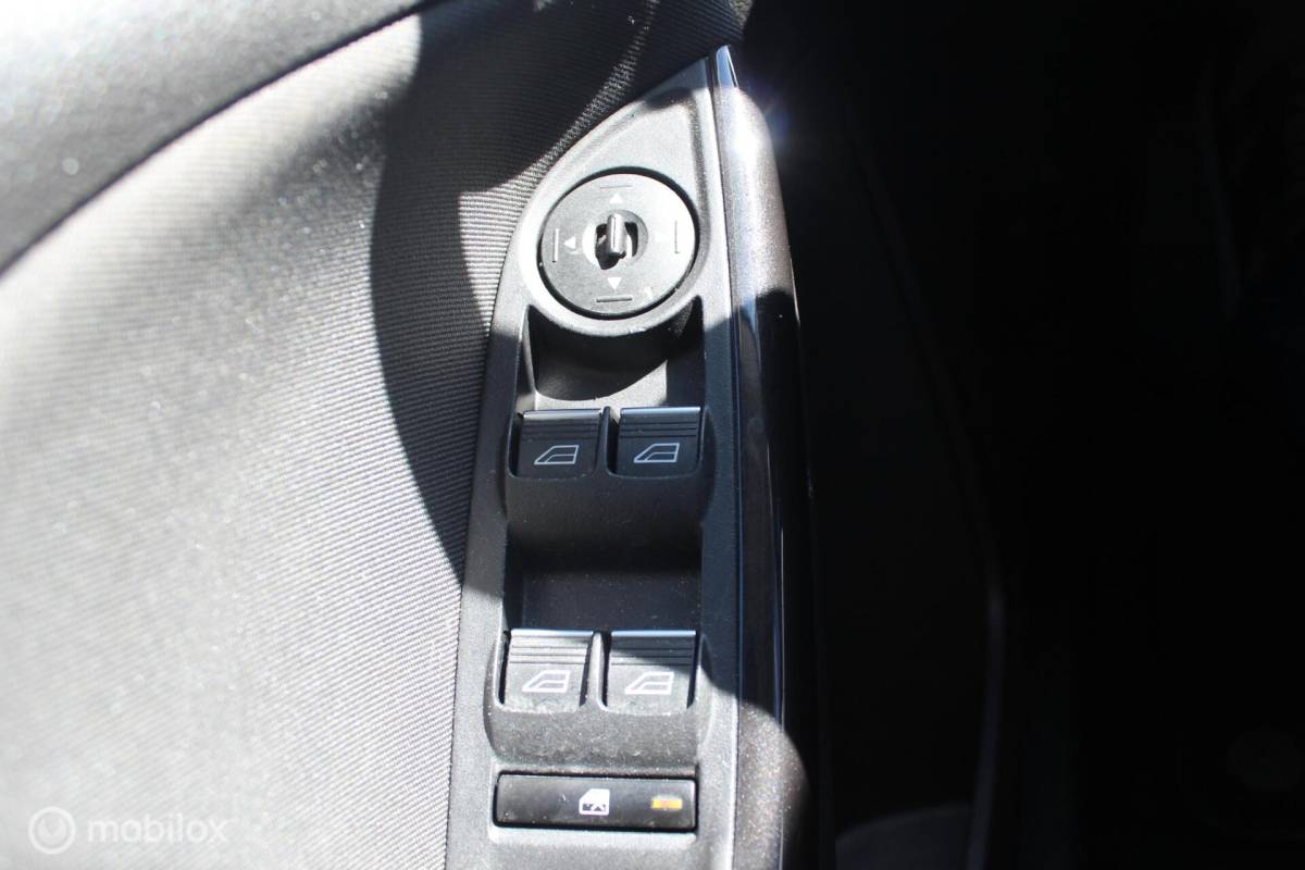Ford Focus Ford Focus Wagon 1.5 TDCI Titanium Clima/Cruise/Navi/Trekhaak