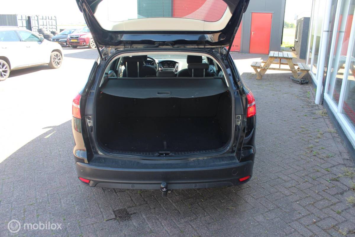 Ford Focus Ford Focus Wagon 1.5 TDCI Titanium Clima/Cruise/Navi/Trekhaak