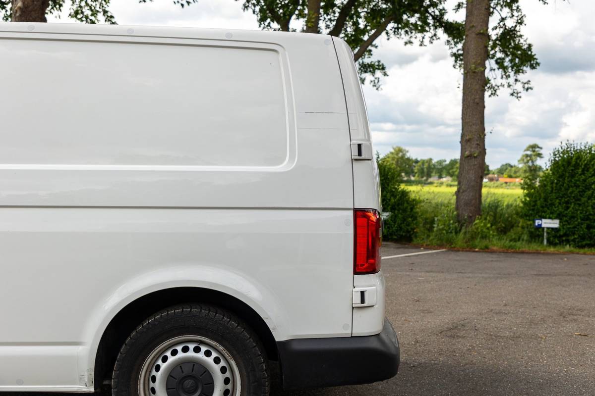 Volkswagen Transporter Volkswagen Transporter 2.0 TDI L2H1 Comfortline Volledig ingericht I NAP I Camera I