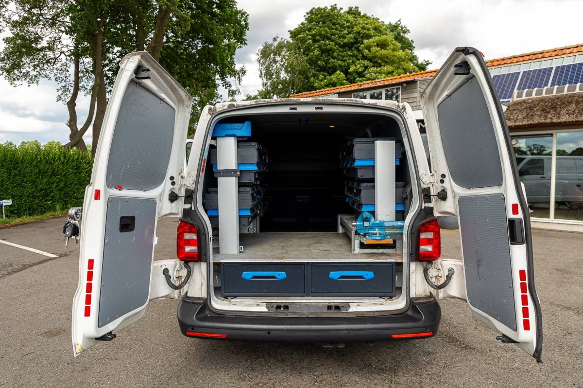 Volkswagen Transporter Volkswagen Transporter 2.0 TDI L2H1 Comfortline Volledig ingericht I NAP I Camera I