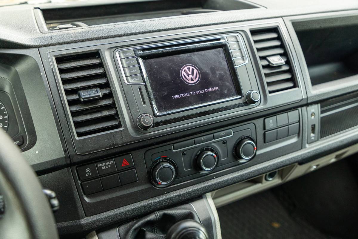 Volkswagen Transporter Volkswagen Transporter 2.0 TDI L2H1 Comfortline Volledig ingericht I NAP I Camera I