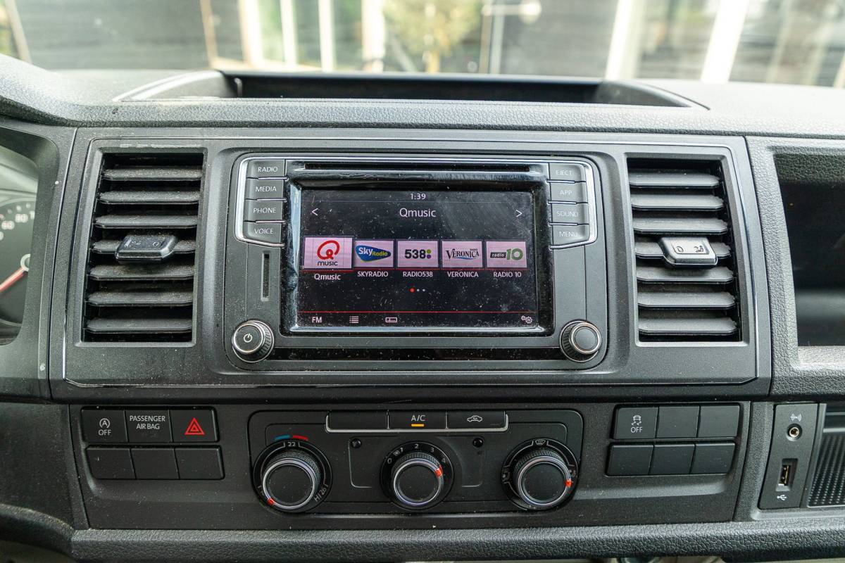 Volkswagen Transporter Volkswagen Transporter 2.0 TDI L2H1 Comfortline Volledig ingericht I NAP I Camera I