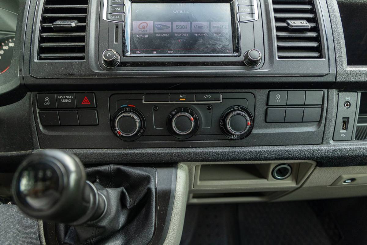 Volkswagen Transporter Volkswagen Transporter 2.0 TDI L2H1 Comfortline Volledig ingericht I NAP I Camera I
