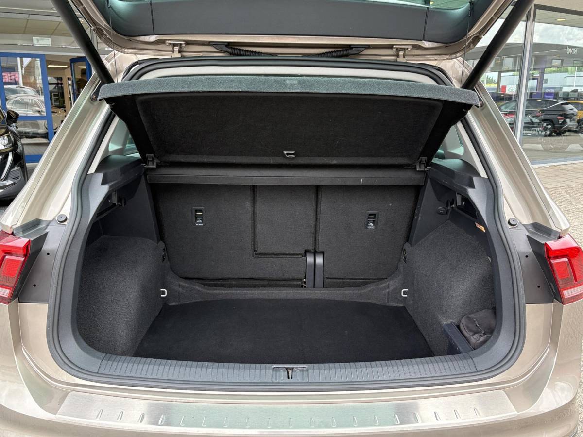 Volkswagen Tiguan Volkswagen Tiguan 1.4 TSI Comfortline 125pk | Wegklapbare Trekhaak | Adaptive Cruise | Navi | Carplay |