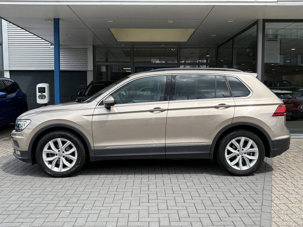 Volkswagen Tiguan Volkswagen Tiguan 1.4 TSI Comfortline 125pk | Wegklapbare Trekhaak | Adaptive Cruise | Navi | Carplay |