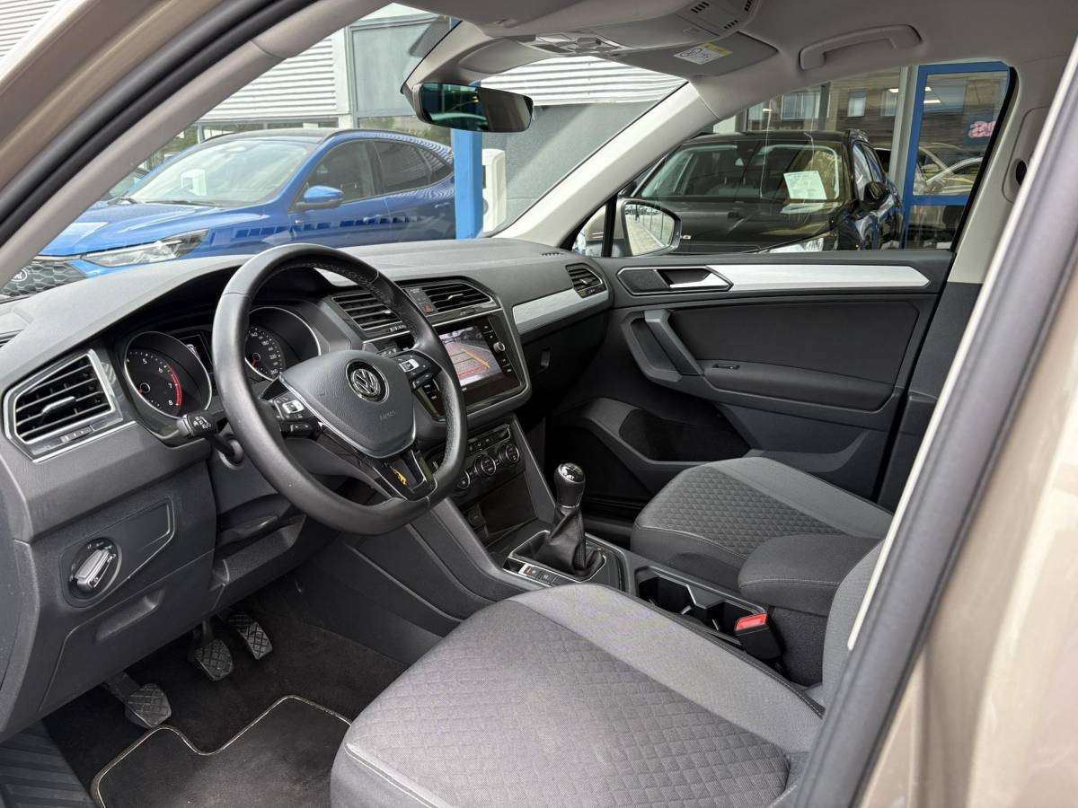 Volkswagen Tiguan Volkswagen Tiguan 1.4 TSI Comfortline 125pk | Wegklapbare Trekhaak | Adaptive Cruise | Navi | Carplay |
