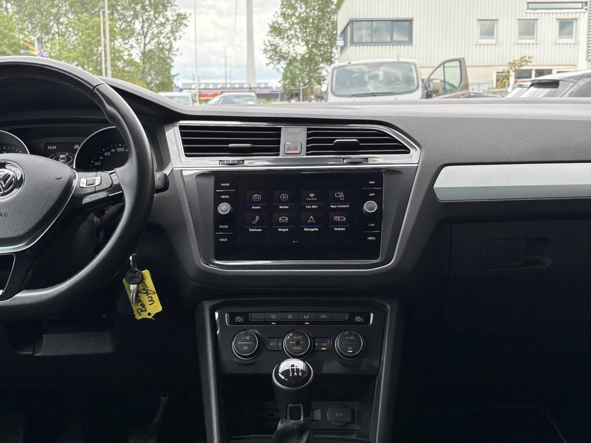 Volkswagen Tiguan Volkswagen Tiguan 1.4 TSI Comfortline 125pk | Wegklapbare Trekhaak | Adaptive Cruise | Navi | Carplay |