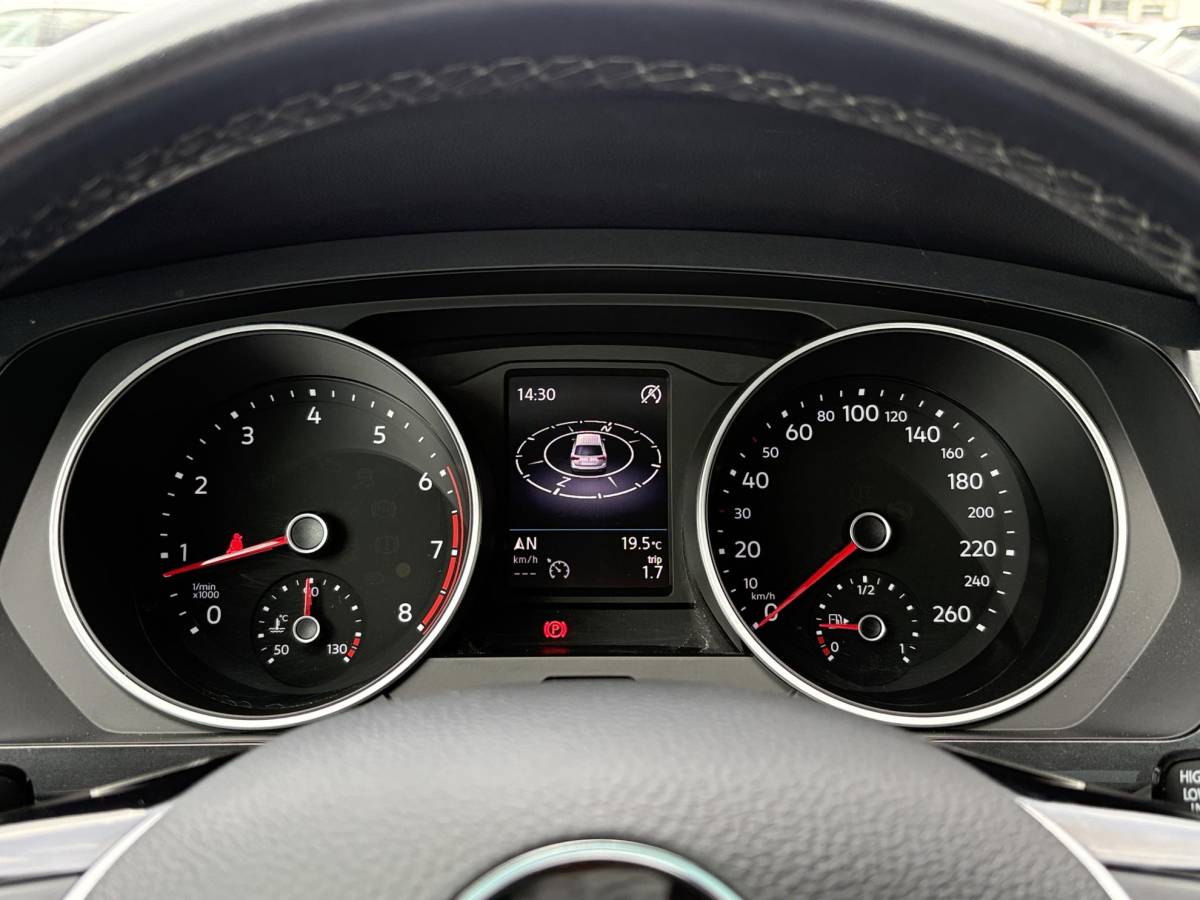 Volkswagen Tiguan Volkswagen Tiguan 1.4 TSI Comfortline 125pk | Wegklapbare Trekhaak | Adaptive Cruise | Navi | Carplay |