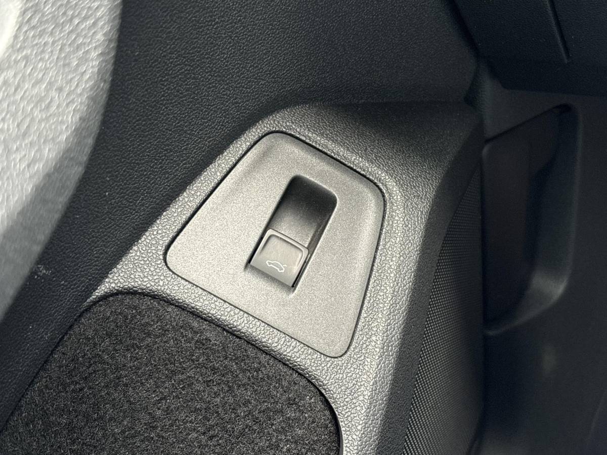 Volkswagen Tiguan Volkswagen Tiguan 1.4 TSI Comfortline 125pk | Wegklapbare Trekhaak | Adaptive Cruise | Navi | Carplay |